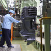 ヤマハ発動機 袋井南工場の生産ライン。年14万基の船外機を生産している