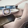 BMW ヴィジョン iNEXT の仮想ドライブ（CES 2019）