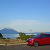 鹿児島郊外から桜島を眺める。