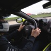 アストンマーティンの新たなサーキット体験プログラム、「AMRドライバーズクラブ」
