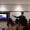 『スーパーカー講座』でアストンマーティンのエンジンを轟かせる!!