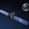 日本上空の宇宙空間に滞在し、国内での位置情報の測位を向上させる日本の準天頂衛星システム初号機『みちびき』のイメージ。