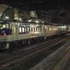 9278Dは追分からそのまま苫小牧行きの臨時普通列車となった。写真は苫小牧駅でキハ140形（右）と並んだ臨時列車。さよならヘッドマークは付けられたままだった。2019年3月31日撮影。