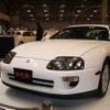 カーセンサーブースには、久しぶりの復活で話題沸騰中のスープラの先代モデルも展示。注目の的だった。