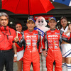 2戦連続GT500クラスポールのニスモ陣営、左から鈴木豊監督、松田、クインタレッリ。