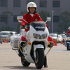 【東京モーターサイクルショー08】写真蔵…警視庁 女性白バイ隊の模範走行