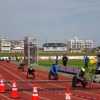 女子トップでゴールするシャー選手（右から3人目）