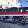 箱根登山ケーブルカーが更新運休、車両搬出