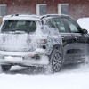 メルセデスベンツ EQB 開発車両　スクープ写真