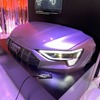 アウディ e-tron スポーツバックのデジタルマトリクスヘッドライト（CES 2020）