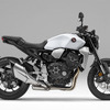 ホンダ CB1000R（マットパールグレアホワイト）