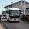 武漢から帰国した日本人を乗せたバス（1月29日、羽田空港）