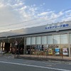 スズキアリーナ豊中の店頭は大きな道路に面している。