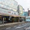 岡山電気軌道の岡山駅前停留場。ここから100mほど軌道が岡山駅方向（写真左手）に延伸される。