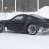 ダックテールを装着したポルシェ 911ターボS プロトタイプ（スクープ写真）