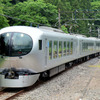 001系『Laview』を使用する池袋線系統の特急は、4月29日から土休日の列車が大幅に減便される。