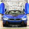 BMWグループのドイツ・ライプツィヒ工場からラインオフしたBMW i8 の最終モデル、i8 ロードスター