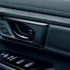 ホンダ CR-V ブラックエディション インナードアハンドルなどをピアノブラック調塗装に変更