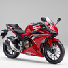 ホンダ CBR400R（グランプリレッド）