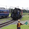 C11 325（中央）とスハフ14 501（南栗橋車両管区）