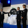 TOYO Winter TRANPATH MK4…スケートリンクでタイヤ発表会