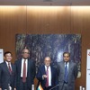 インド初の「赤信号違反検知システム」と「スピード違反検知システム」の設置を発表したマルチスズキとデリー警察の幹部（2019年）