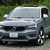 ボルボ XC40 B4 MOMENTUM