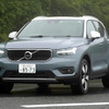 ボルボ XC40 B4モメンタム