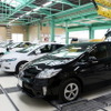 4台の車を同時に作業できる広大なスペース