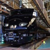 10月16日から鹿児島中央駅を起点に暫定的に運行を開始した6両編成の『36ぷらす3』。南福岡車両区の787系BM15編成を改造したもので、車体は黒メタリックを基調に。787系のフォルムを残しながら、より重厚な雰囲気に仕上がっている。