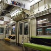 扉上部へ座席を格納した状態。5扉車の構想は1969年8月から具体的に取り組まれたという。
