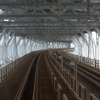 本州の岡山県と四国の香川県を結んでいる瀬戸大橋こと本四連絡橋の鉄道部分。この更新費用はJR四国が負担しているが、法律案では鉄道建設・運輸施設整備支援機構（鉄道・運輸機構）の負担とすることが盛り込まれている。