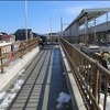 工事が進む駅構内は2面2線で、スロープ付き。2月中旬には足場が撤去され、駅舎の全景を見ることができるという。