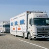 後続車無人のトラック隊列走行実証の様子