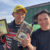 宮入友秀さん（左）と 圭rallyprojectチーフメカニック 神田誠さん（右）