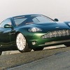 アストンマーチンがマラネロ撃墜をねらうV12スーパーカーとは