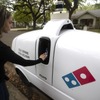 ドミノ・ピザが開始したニューロの無人自動運転車によるピザの配達