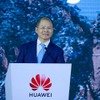 第18回グローバルアナリストサミットで基調講演を行うファーウェイのエリック・シュー会長