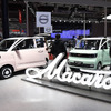上海モーターショーに展示された中国メーカーの小型EV。