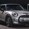 MINI ハッチバック のEV「クーパーSE」と英国オックスフォード工場