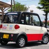 オートシェアに使われる超小型EV“ジャイアン”。制限速度が45km/hであることも明示してある