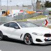 BMW M8をベースとした謎の開発車両（スクープ写真）