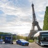 トヨタ MIRAI とフランス・パリのエッフェル塔