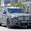 BMWの新型クーペSUVのプロトタイプ。車名は「X8」か「XM」か（スクープ写真）