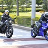 ホンダ レブル250（左）とヤマハ YZF-R25 （右）