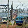 銚子駅で銚子電鉄の車両（3000系）と185系が並んだシーンのイメージ。185系は6両編成が運行される。
