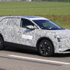 アウディの中国向け電動SUV（スクープ写真）