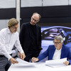 マーク・リヒテ氏（中央）とフィリップ・レーマース氏（左）、ノルベルト・ウェーバー氏（右）