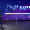 フォルクスワーゲングループの2030年までの新戦略「NEW AUTO」を発表するヘルベルト・ディースCEO