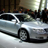 【ジュネーブショー2002速報】VW『フェートン』---Sも7もW12でどうだ!